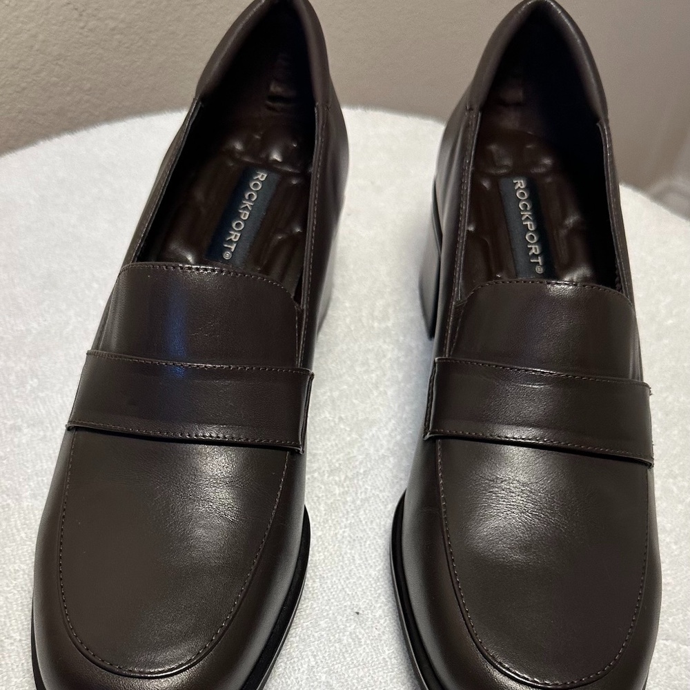 Women's Rockport dark brown leather loafers. size 10